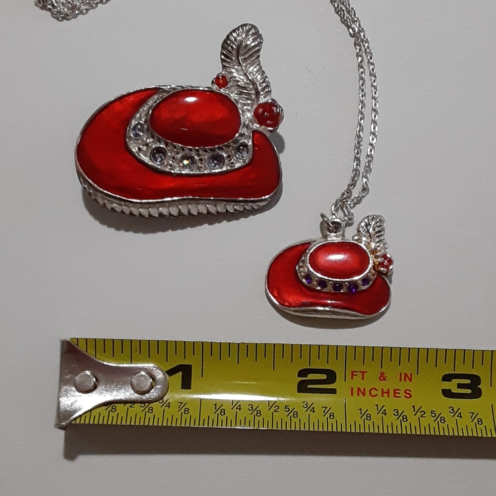 Red Hat pin and necklace set
